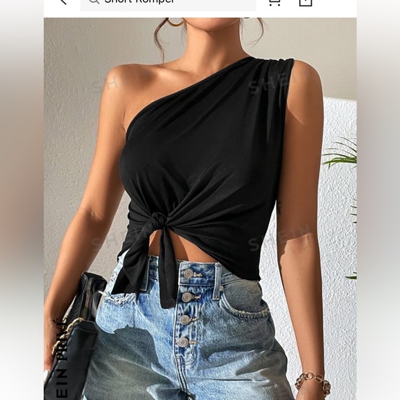 NWOT Bundle of three crop tops - Picture 3 of 16